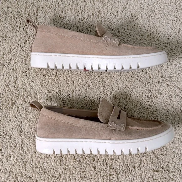 VIONIC Uptown Suede Loafers beige Sz 7 packable - Picture 3 of 10